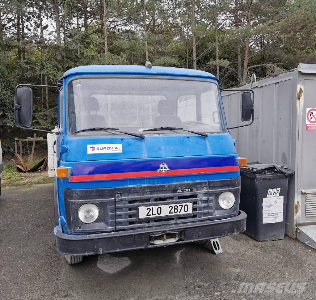 Avia 30N Вантажівки-платформи/бокове розвантаження