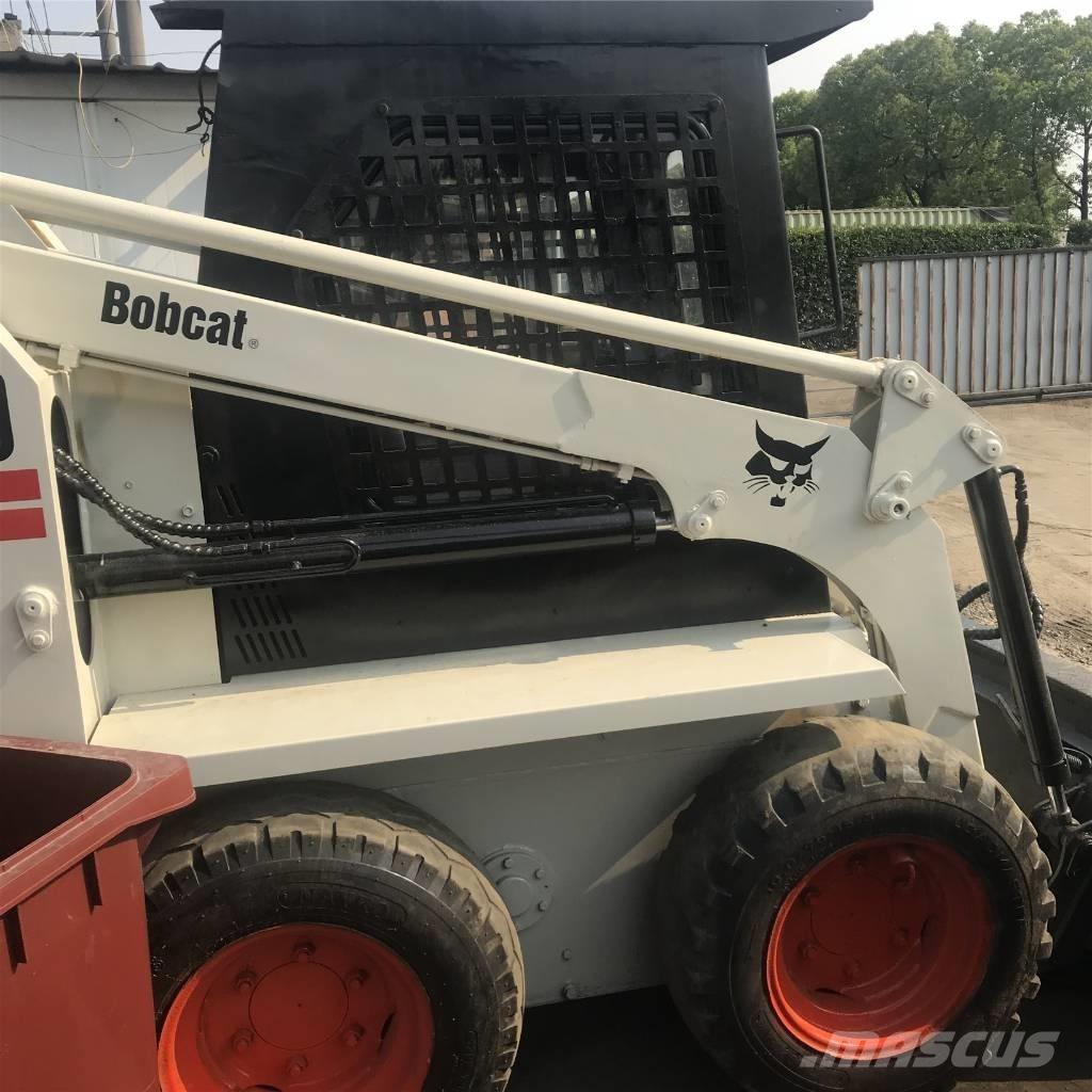 Bobcat S130 Міні-навантажувачі