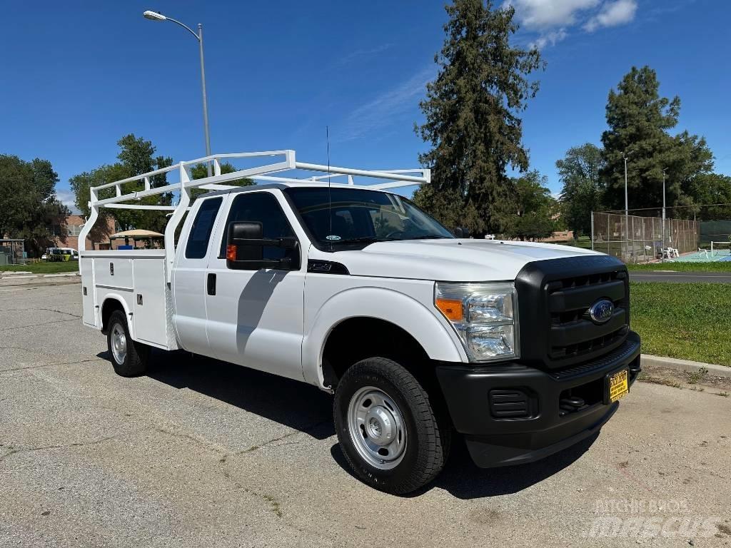 Ford F 250 SD Пікапи / Бічне розвантаження