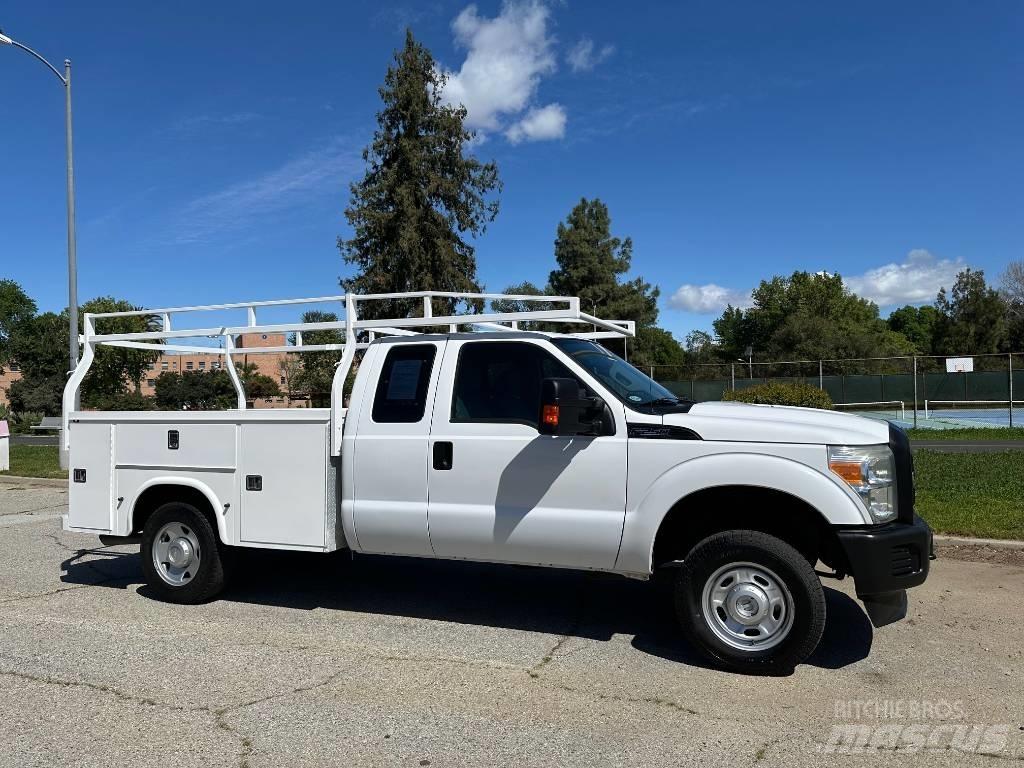 Ford F 250 SD Пікапи / Бічне розвантаження