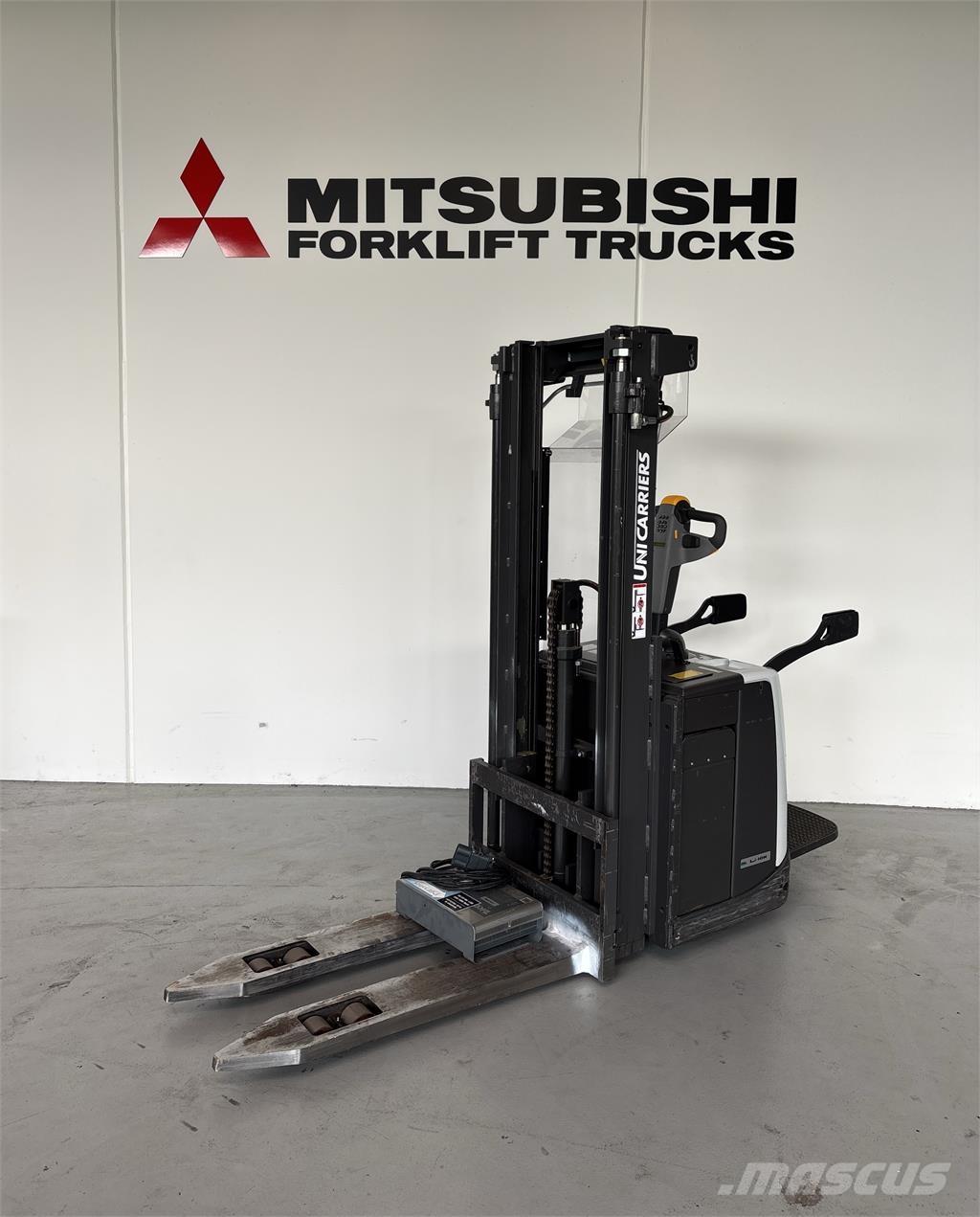 Atlet PSP160 Самохідні електроштабелери