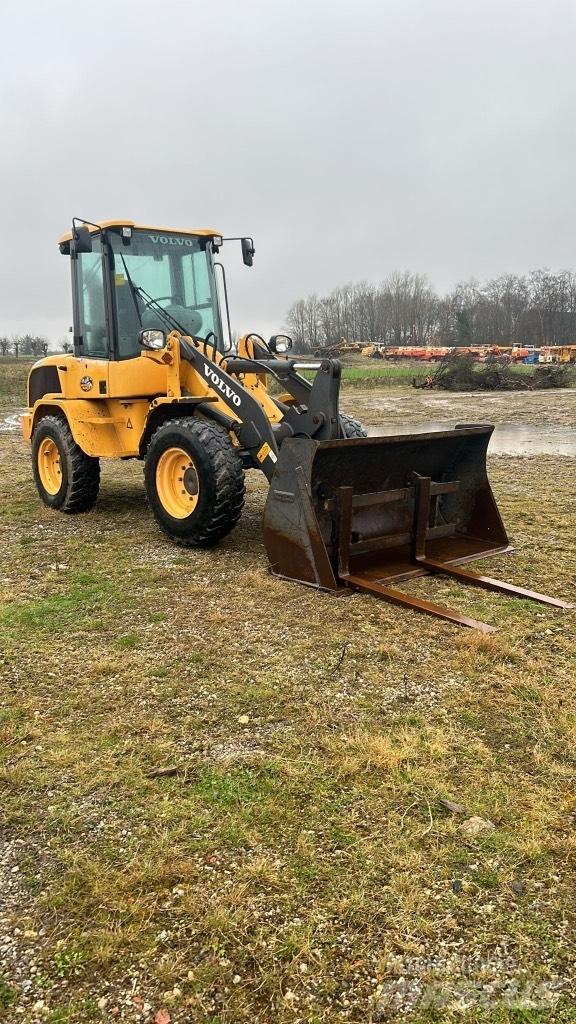 Volvo L 30 G Фронтальні навантажувачі