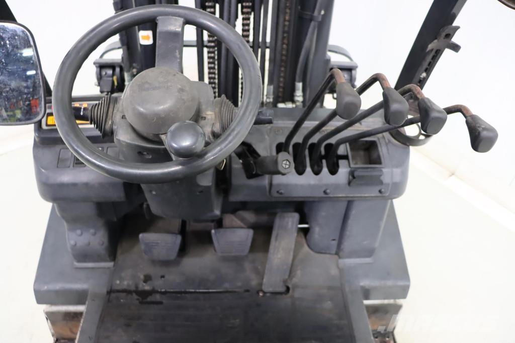 Nissan U1D2A20LQ Газові навантажувачі