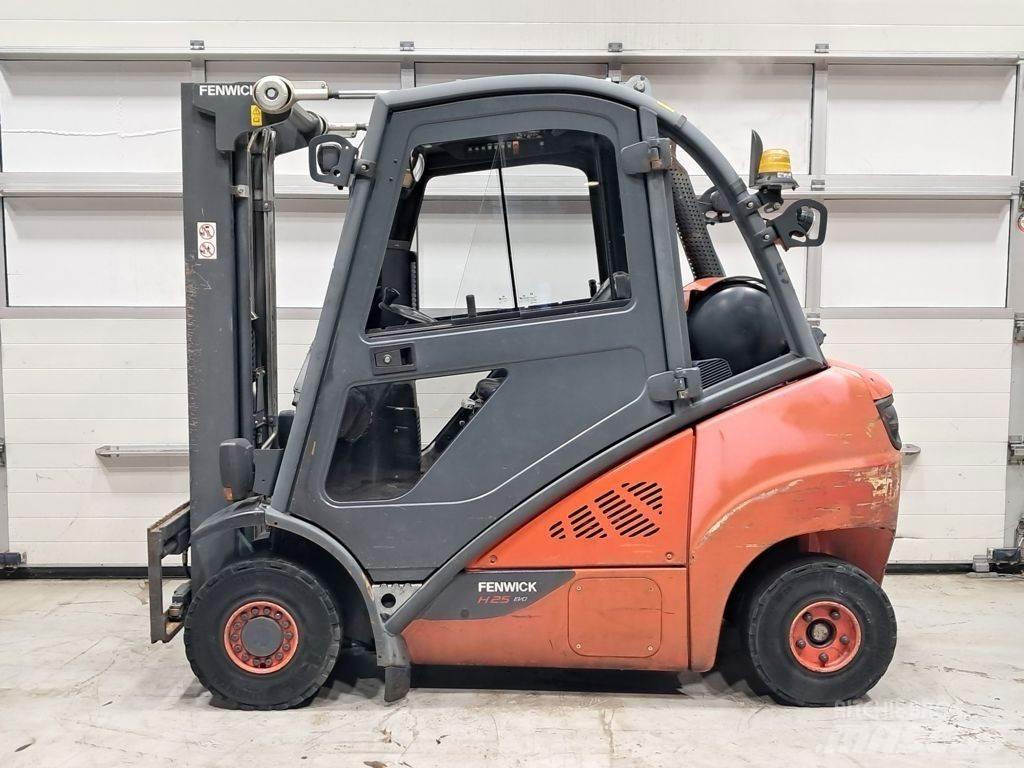 Linde H25T-02 Газові навантажувачі