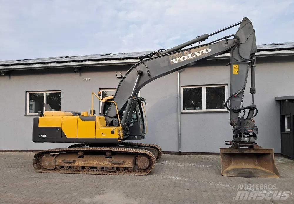 Volvo EC 220 DL Гусеничні екскаватори