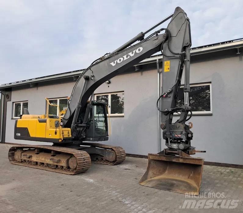 Volvo EC 220 DL Гусеничні екскаватори