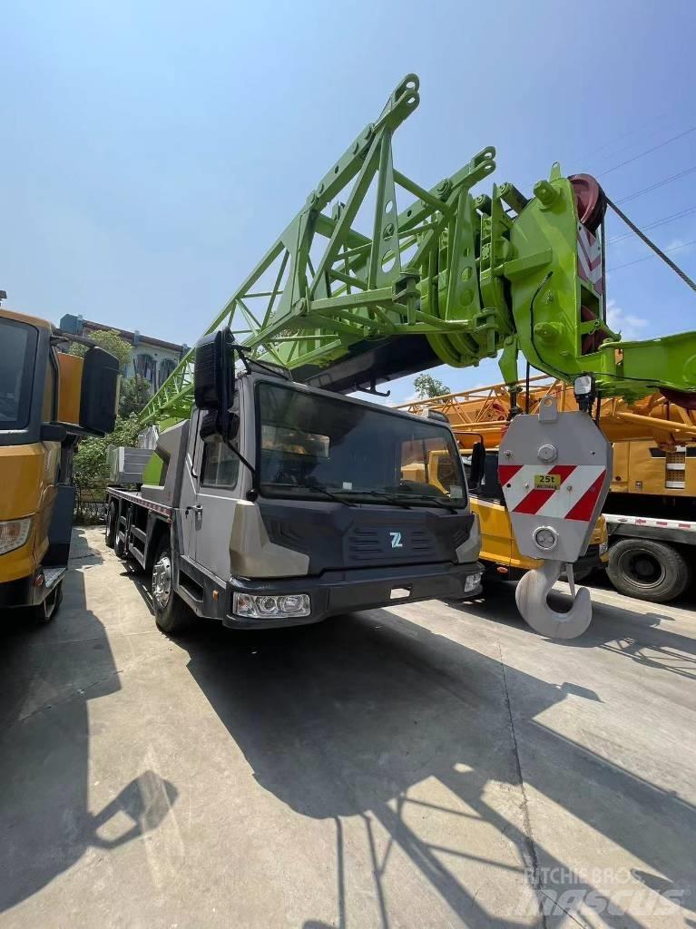 Zoomlion ZCT251V автокрани