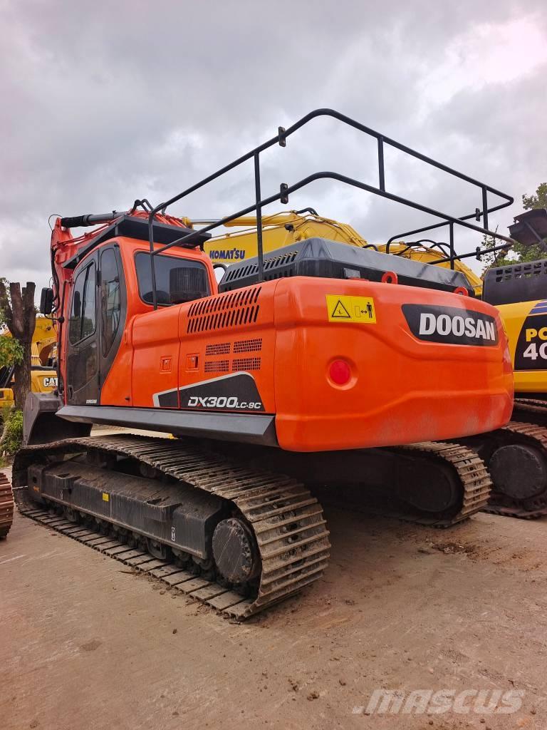 Doosan DX 300LC-9C Гусеничні екскаватори