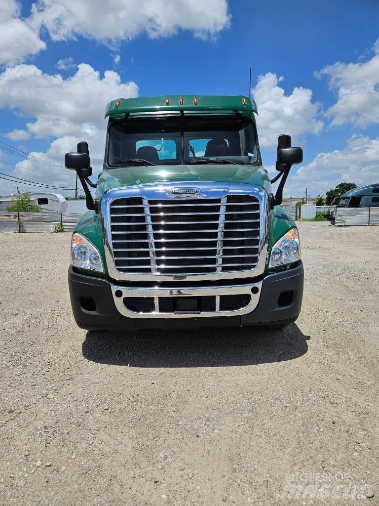 Freightliner 125 Тягачі