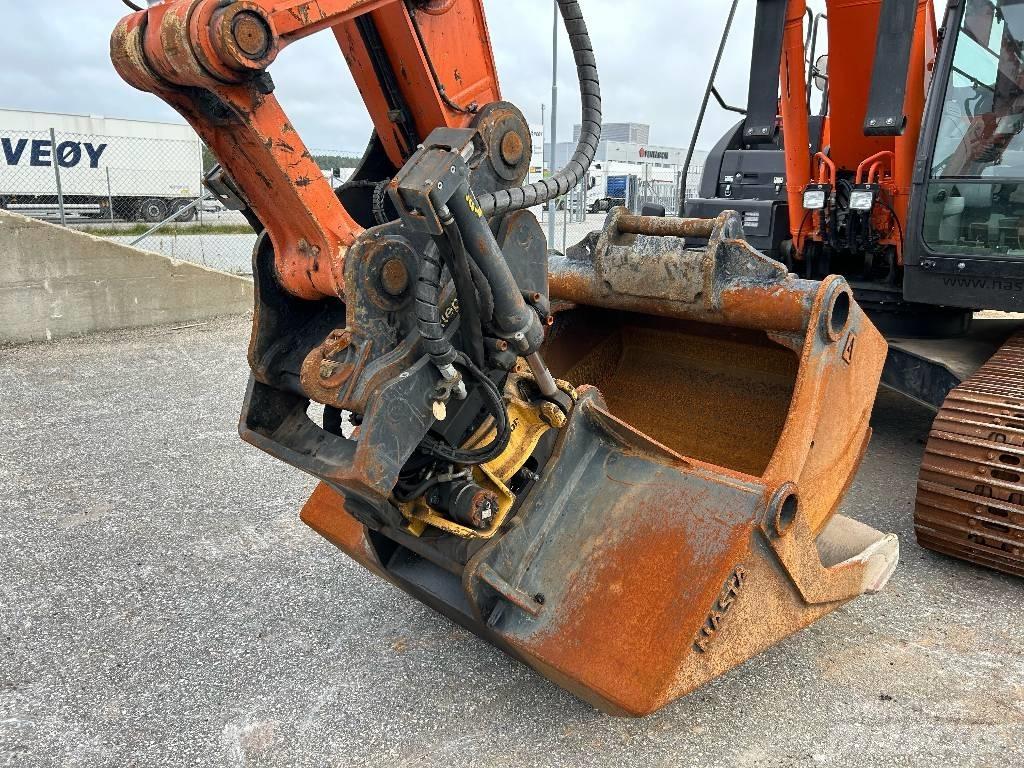 Hitachi ZX 210 LC-6 Гусеничні екскаватори