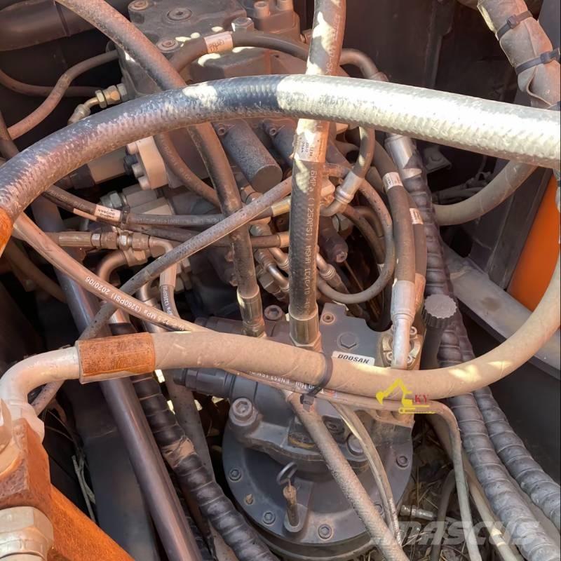 Doosan DX150-9C Гусеничні екскаватори