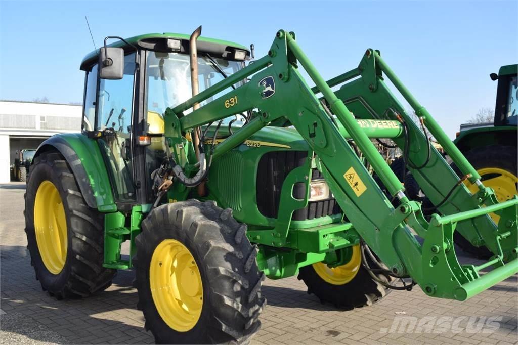 John Deere 6220 Трактори