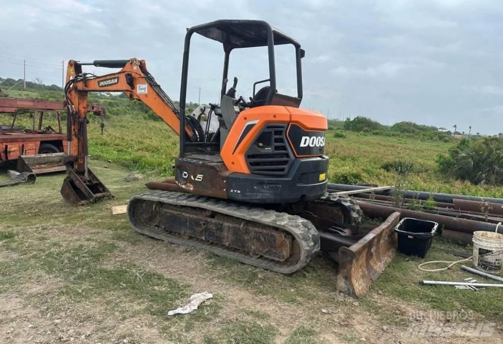 Doosan DX50 Гусеничні екскаватори