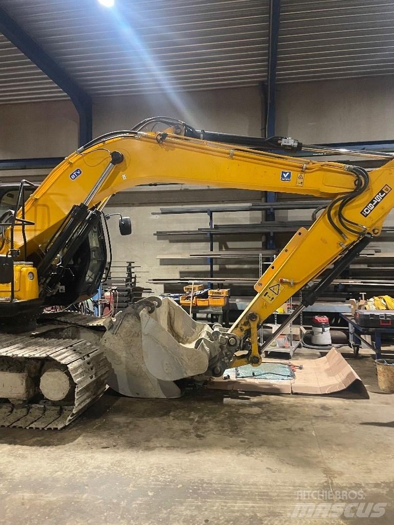 JCB JS 190 LC Гусеничні екскаватори
