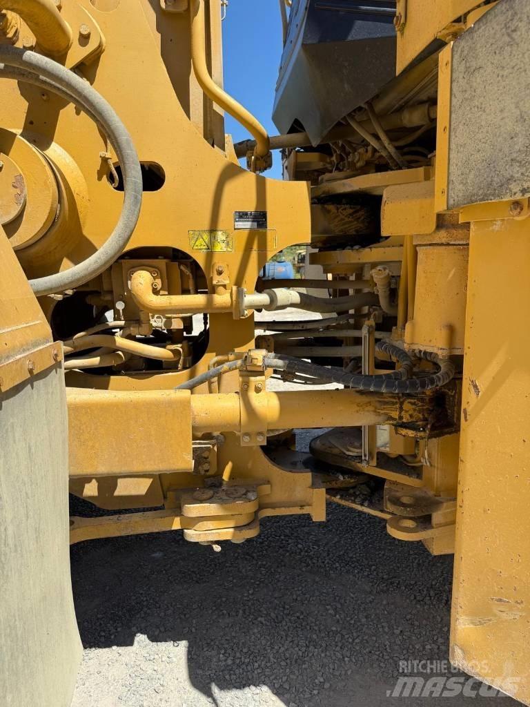 CAT 988 H Фронтальні навантажувачі
