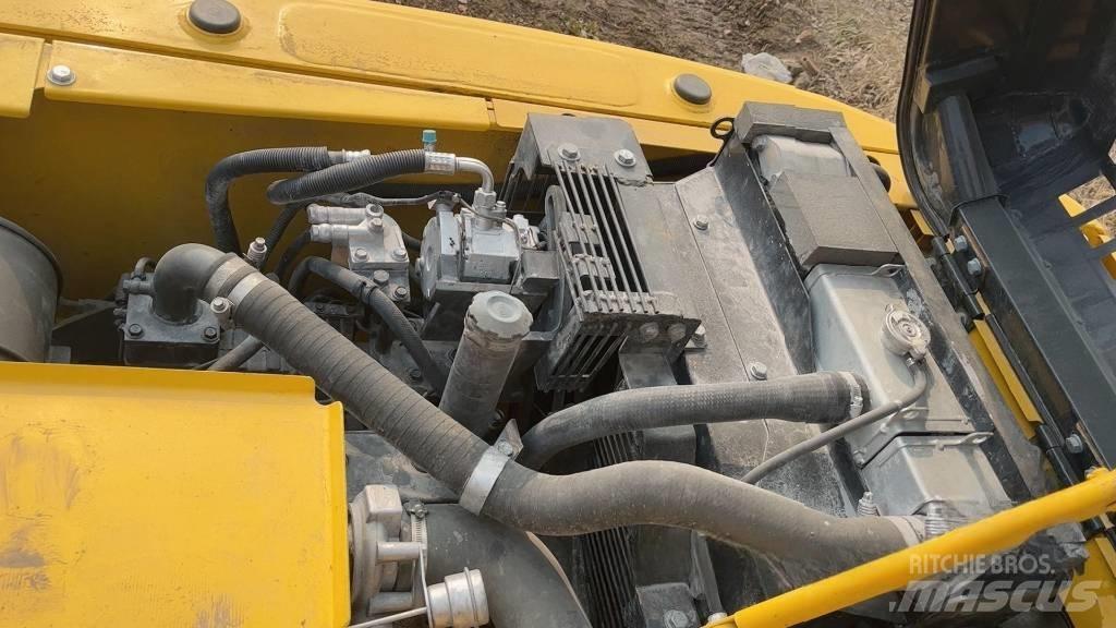 Komatsu PC 130 Гусеничні екскаватори