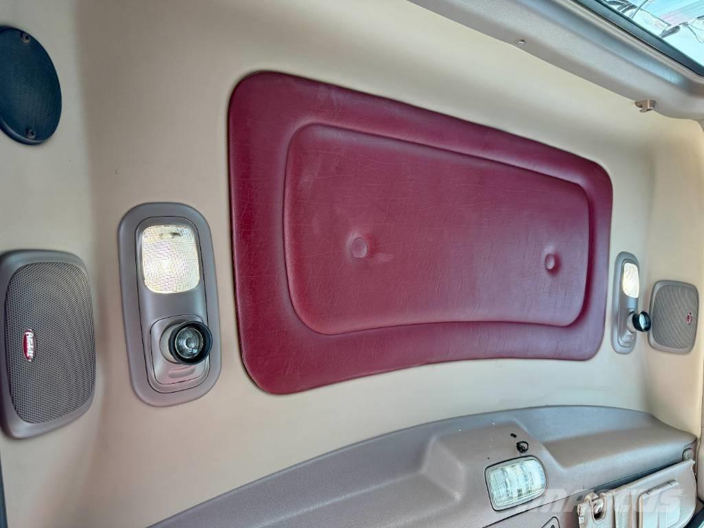 Peterbilt 388 Тягачі