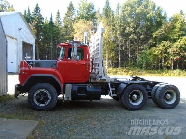 Mack RB 688 S Тягачі