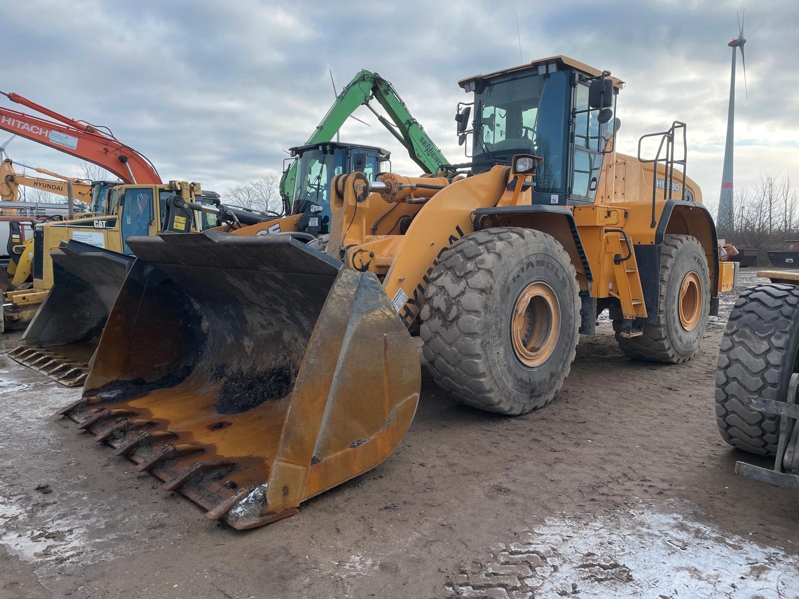 Hyundai HL 980 Фронтальні навантажувачі