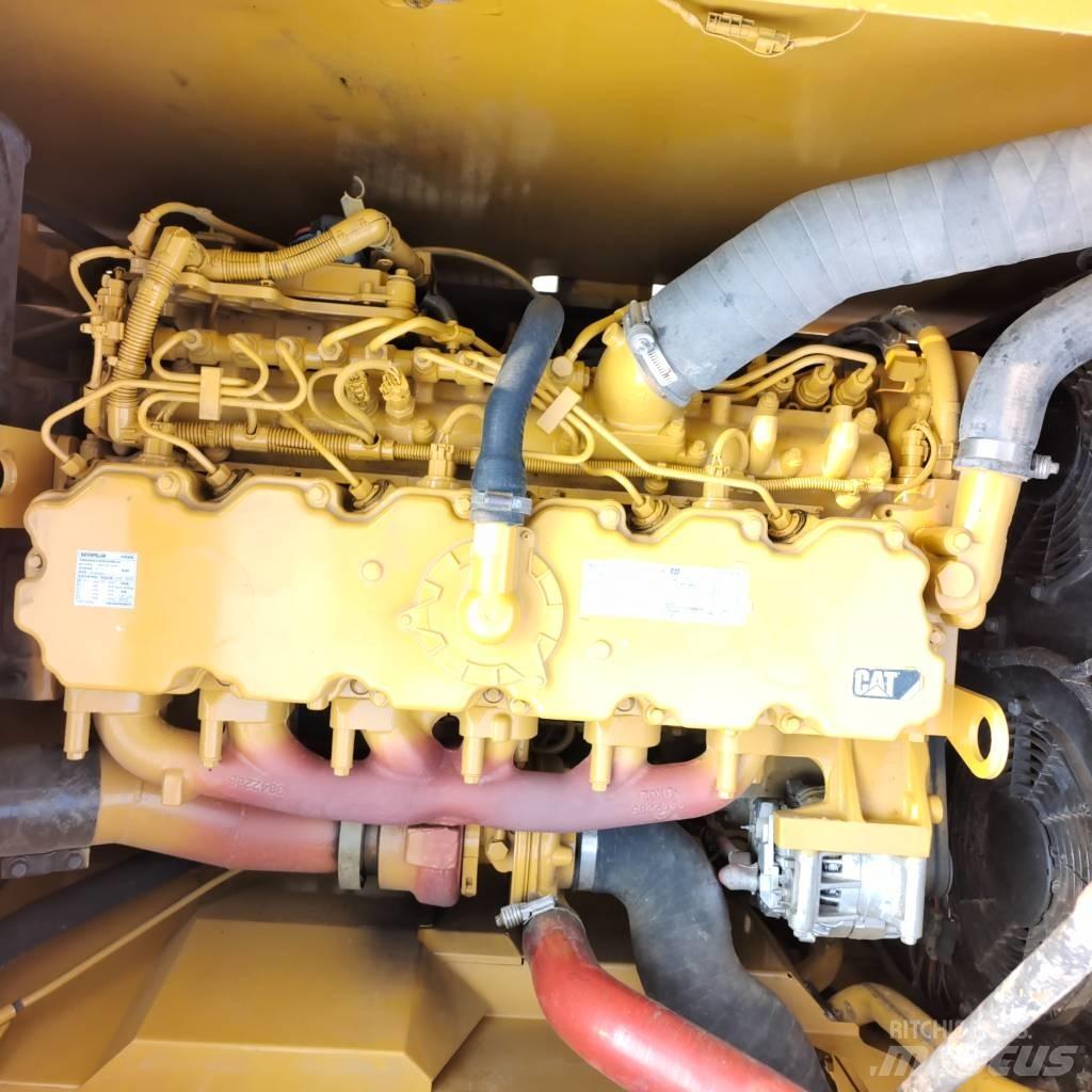 CAT 323GC Гусеничні екскаватори