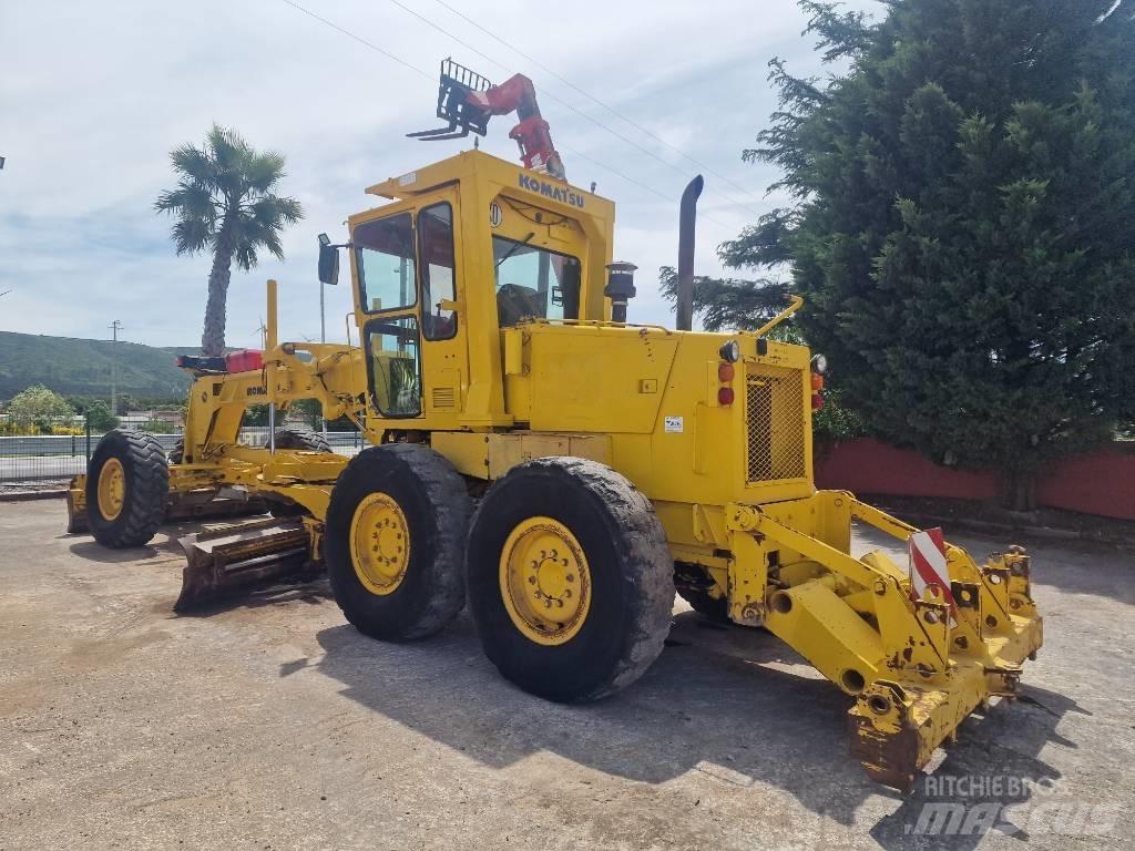 Komatsu GD 521 A-1 Грейдери