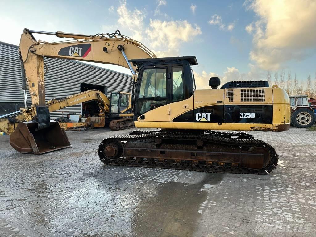 CAT 325DL Гусеничні екскаватори