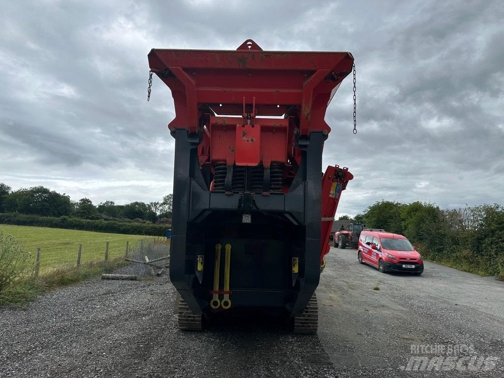 Sandvik QJ 241 Мобільні дробарки
