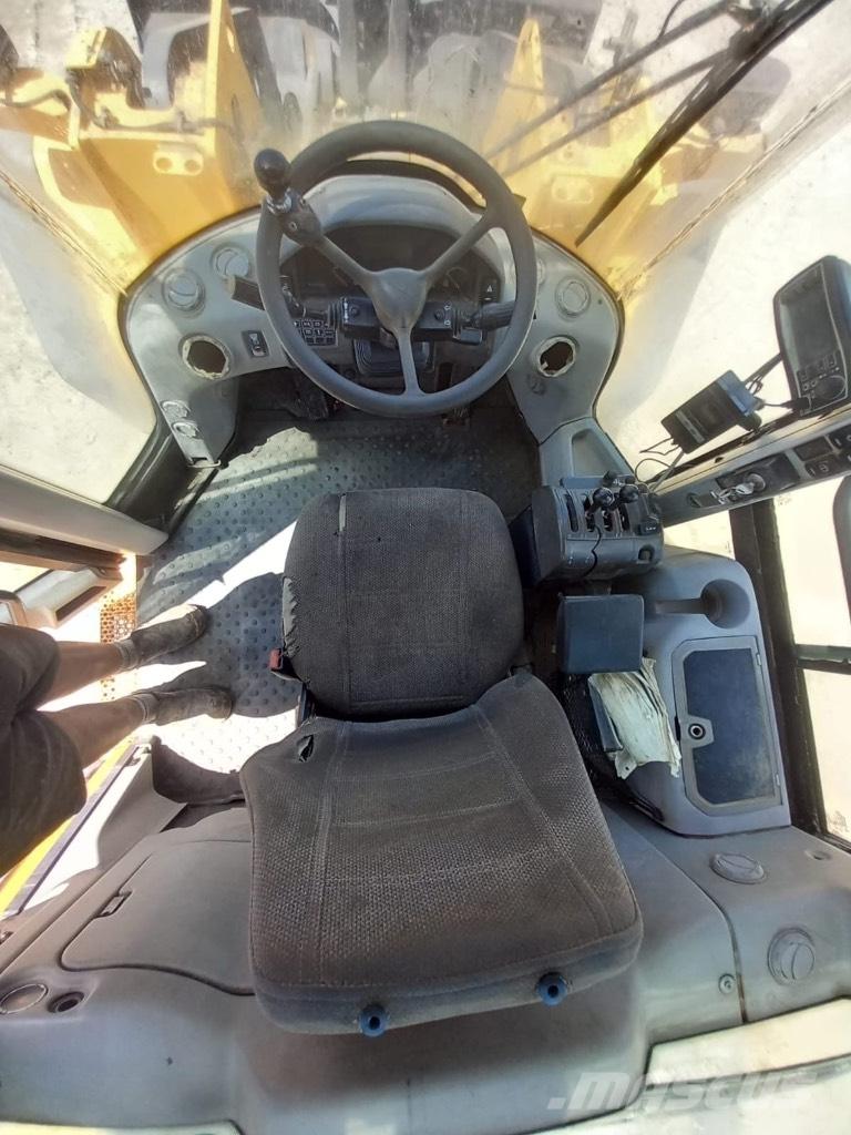 Volvo L 120 F Фронтальні навантажувачі