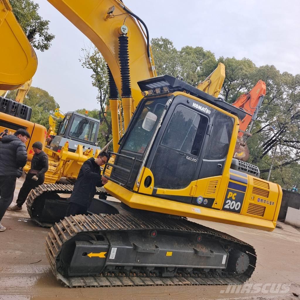 Komatsu PC 200 8N Гусеничні екскаватори