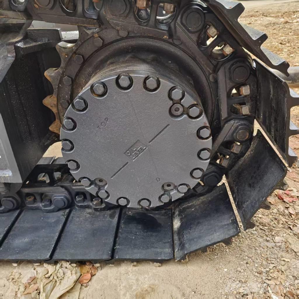 Komatsu PC 200-8 Гусеничні екскаватори