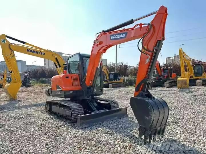 Doosan DX 60-9C Гусеничні екскаватори