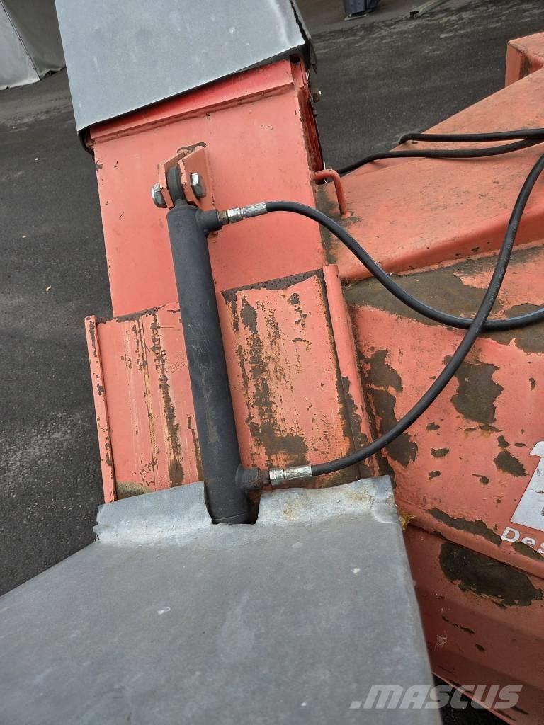 Esko LL 312 Снігомітли