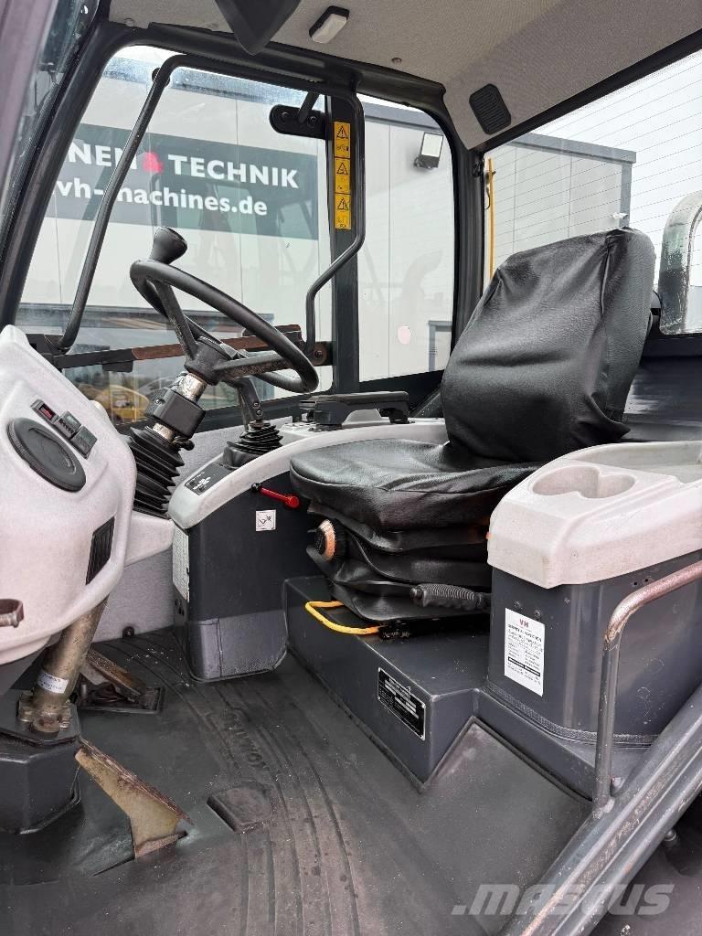 Komatsu WA 70-5 Фронтальні навантажувачі