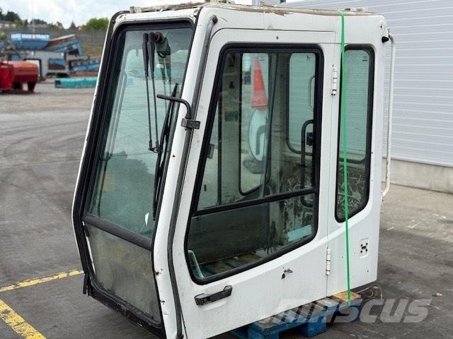 Liebherr CAB SERIE B Кабіна