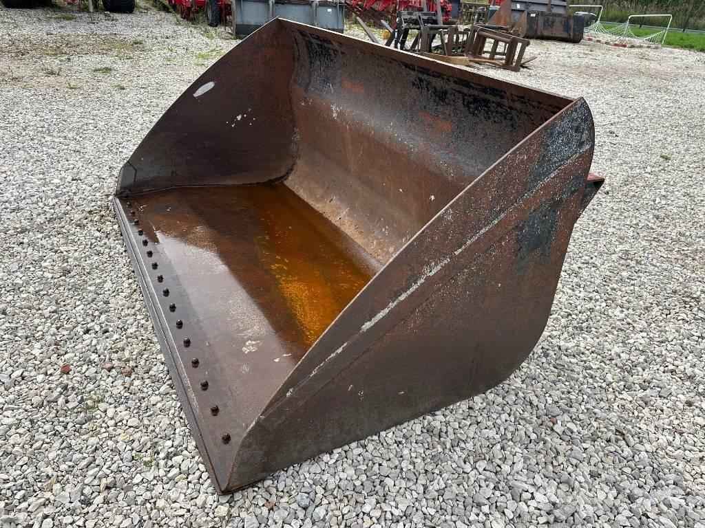  ŁYŻKA MANITOU 2,4 M Інше обладнання для вантажних і землекопальних робіт