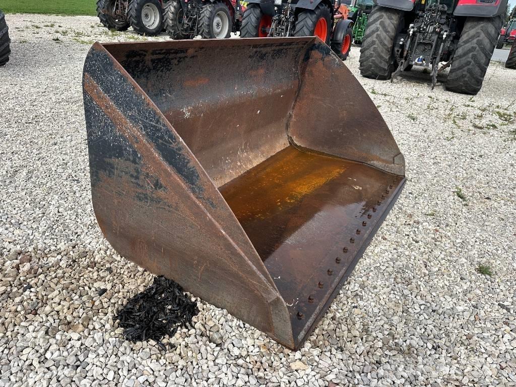  ŁYŻKA MANITOU 2,4 M Інше обладнання для вантажних і землекопальних робіт
