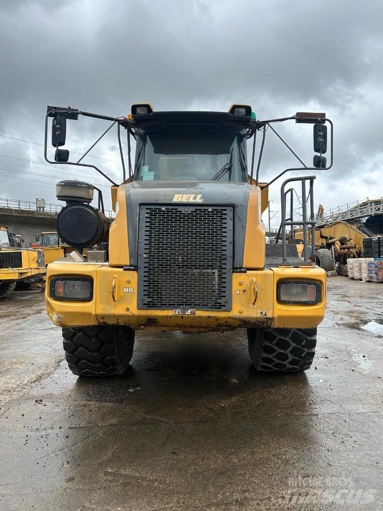 Bell B 40 D Зчленовані самоскиди