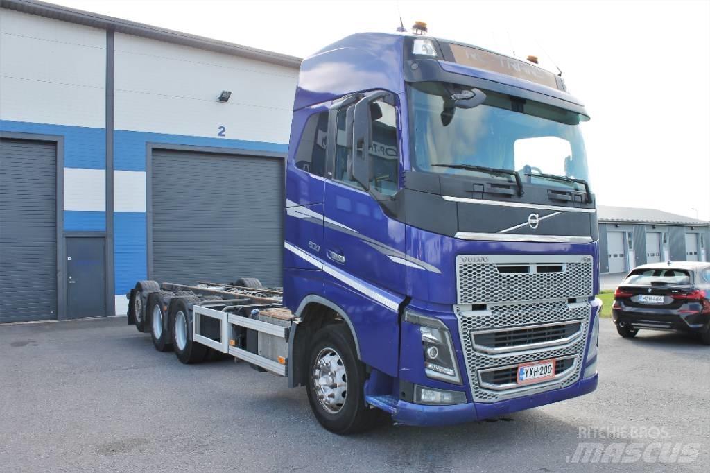 Volvo FH16 600  8x4*4 Шасі з кабіною