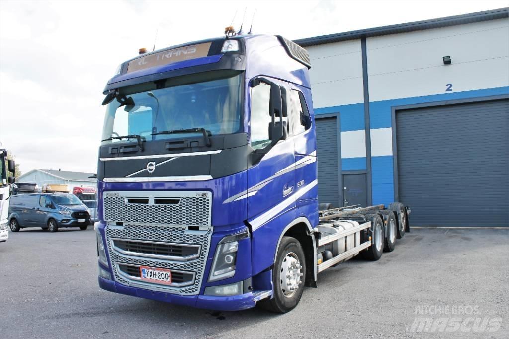 Volvo FH16 600  8x4*4 Шасі з кабіною