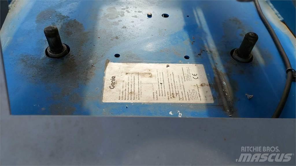 Genie GS2046 Підйомники-ножиці
