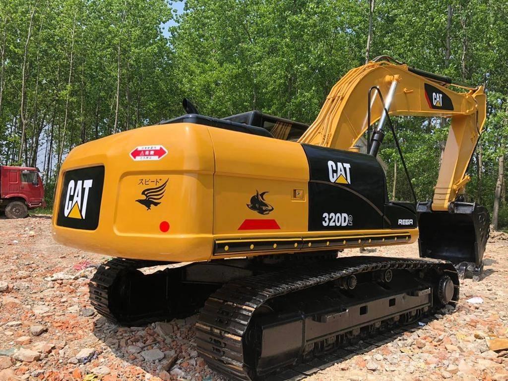 CAT 320D2 Гусеничні екскаватори