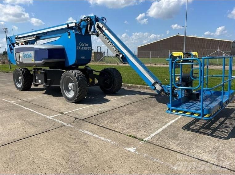 Genie ZX 135/70 Колінчаті підйомники