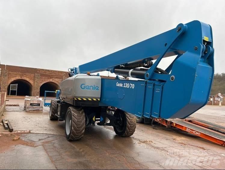 Genie ZX 135/70 Колінчаті підйомники