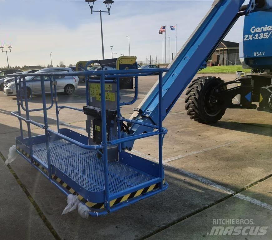 Genie ZX 135/70 Колінчаті підйомники