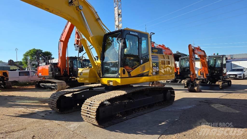 Komatsu PC 210 Гусеничні екскаватори