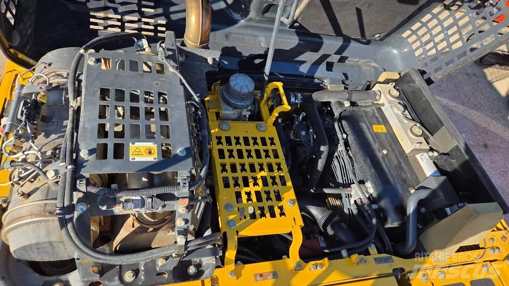 Komatsu PC 210 Гусеничні екскаватори