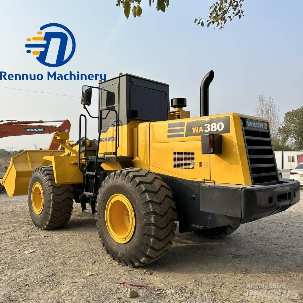 Komatsu WA380 Фронтальні навантажувачі