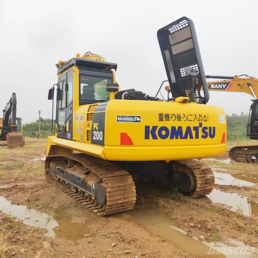 Komatsu PC200-8 Гусеничні екскаватори
