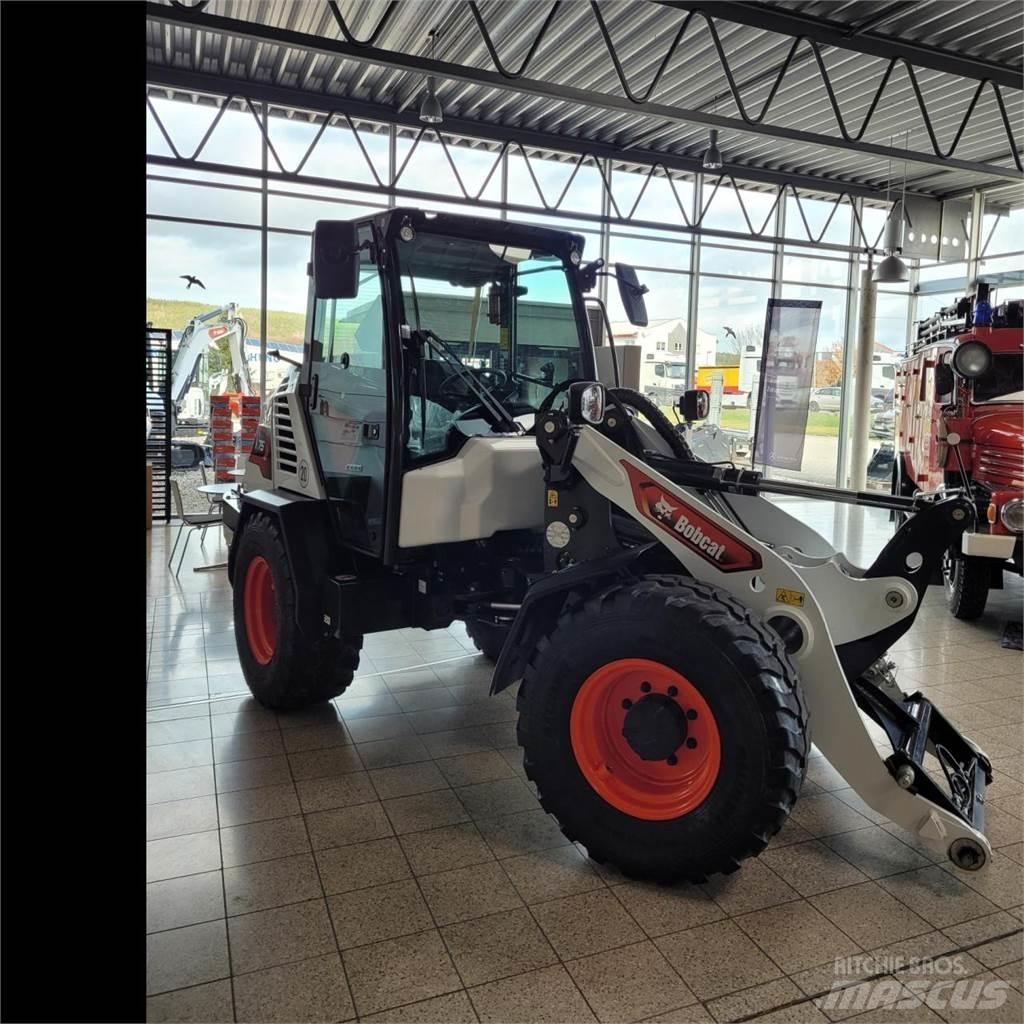 Bobcat L75 Фронтальні навантажувачі