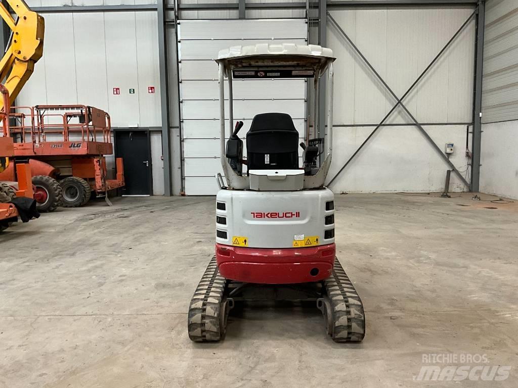 Takeuchi TB 215 R Міні-екскаватори < 7т
